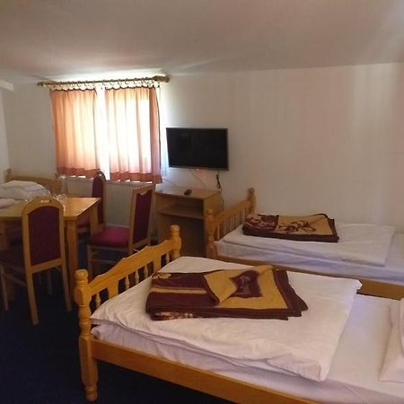 Hotel Sumarska Kuca Ognjiste à Jahorina Extérieur photo